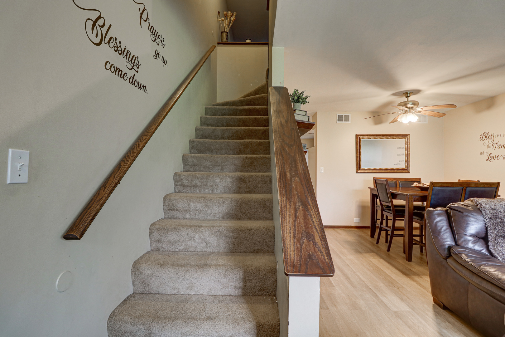 17482 Chestnut Lane Gurnee, IL 60031 - Photo 8 of 23 a view of entryway and hall