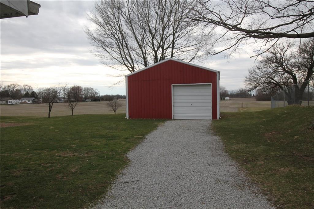 3027 Moore Road Anderson, IN 46011 - Photo 3 of 17 Gallery Image 3