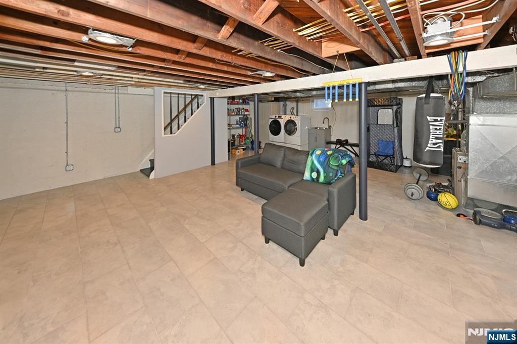 262 Spring Valley Avenue Hackensack, NJ 07601 - Photo 20 of 28