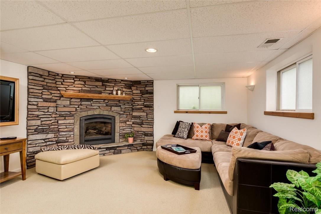 5732 North Adams Road Troy, MI 48098 - Photo 4 of 32 5732 N Adams Rd Troy MI 48098-large-003-17-5732 North Adams Road3FULL-1500x1000-72dpi.jpg