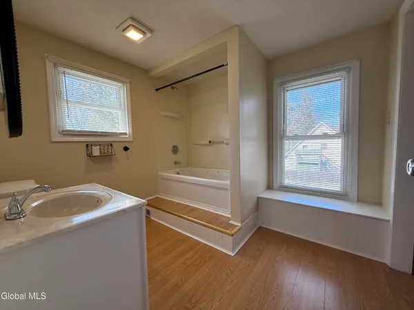 $1,500 | 30 Lexington Avenue, Unit 2, Glens Falls, NY 12801