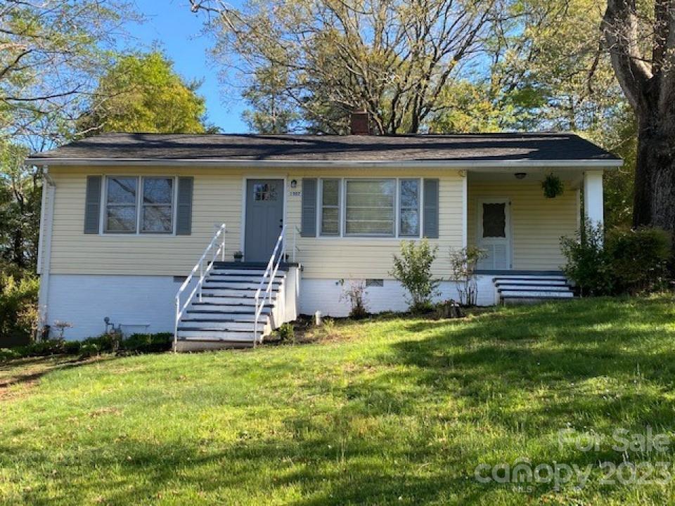 1307 Kings Road Shelby, NC 28150 - Photo 1 of 9 Gallery Image 1
