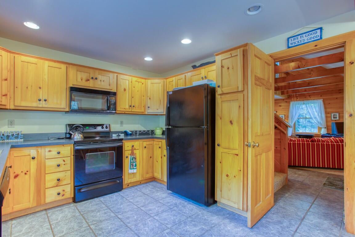 85 Steves Road Boothbay, ME 04537 - Photo 8 of 34 08