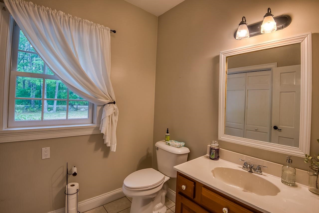 326 Forest Road Wolfeboro, NH 03894 - Photo 20 of 40 Gallery Image 20