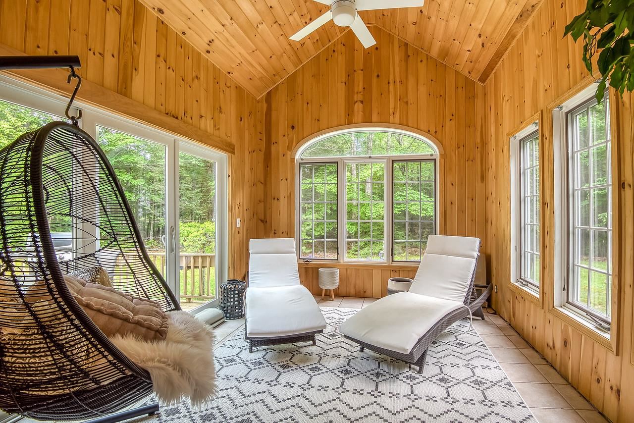326 Forest Road Wolfeboro, NH 03894 - Photo 4 of 40 Gallery Image 4