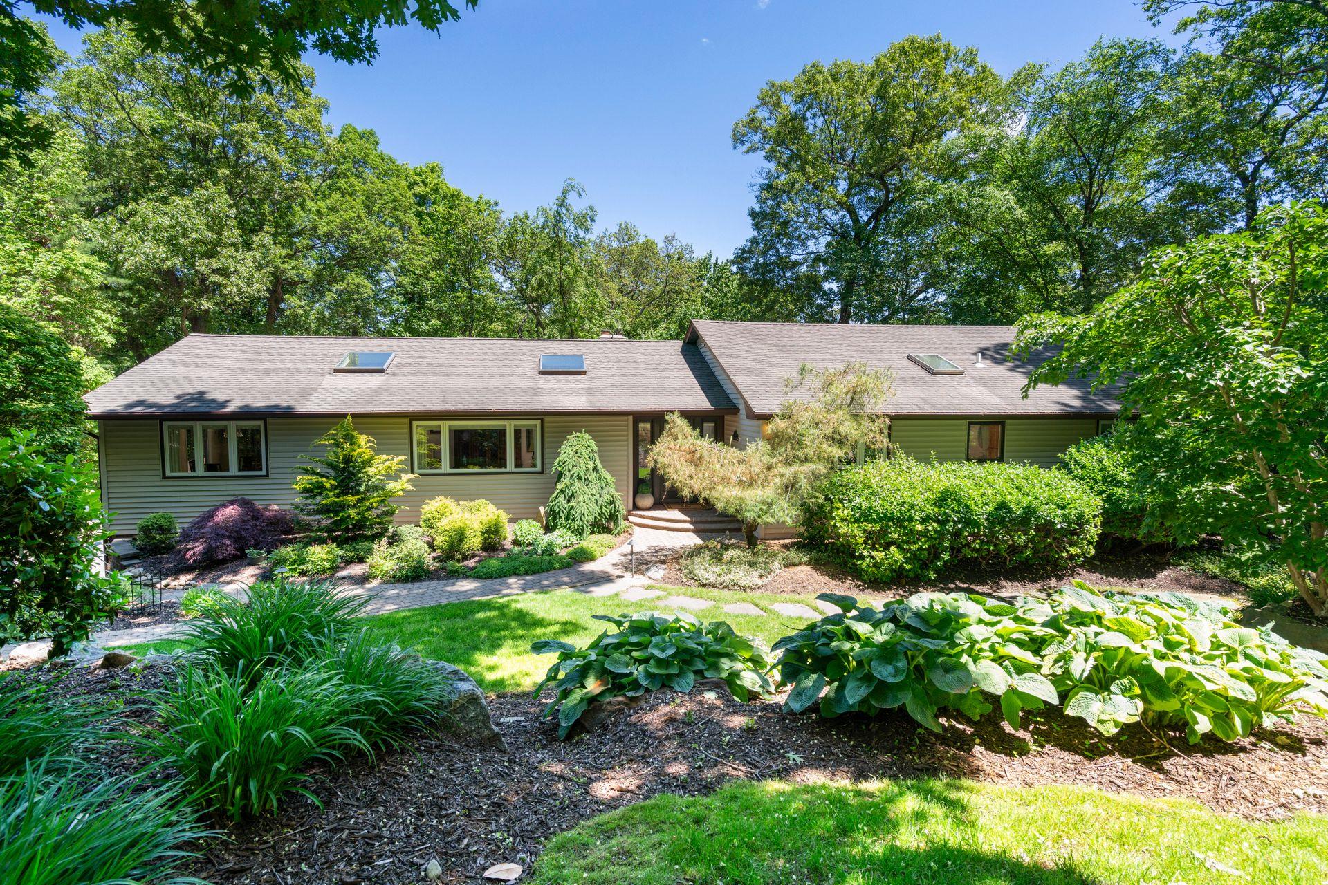77 Laurel Hill Road Centerport, NY 11721 - Photo 1 of 1 Gallery Image 1