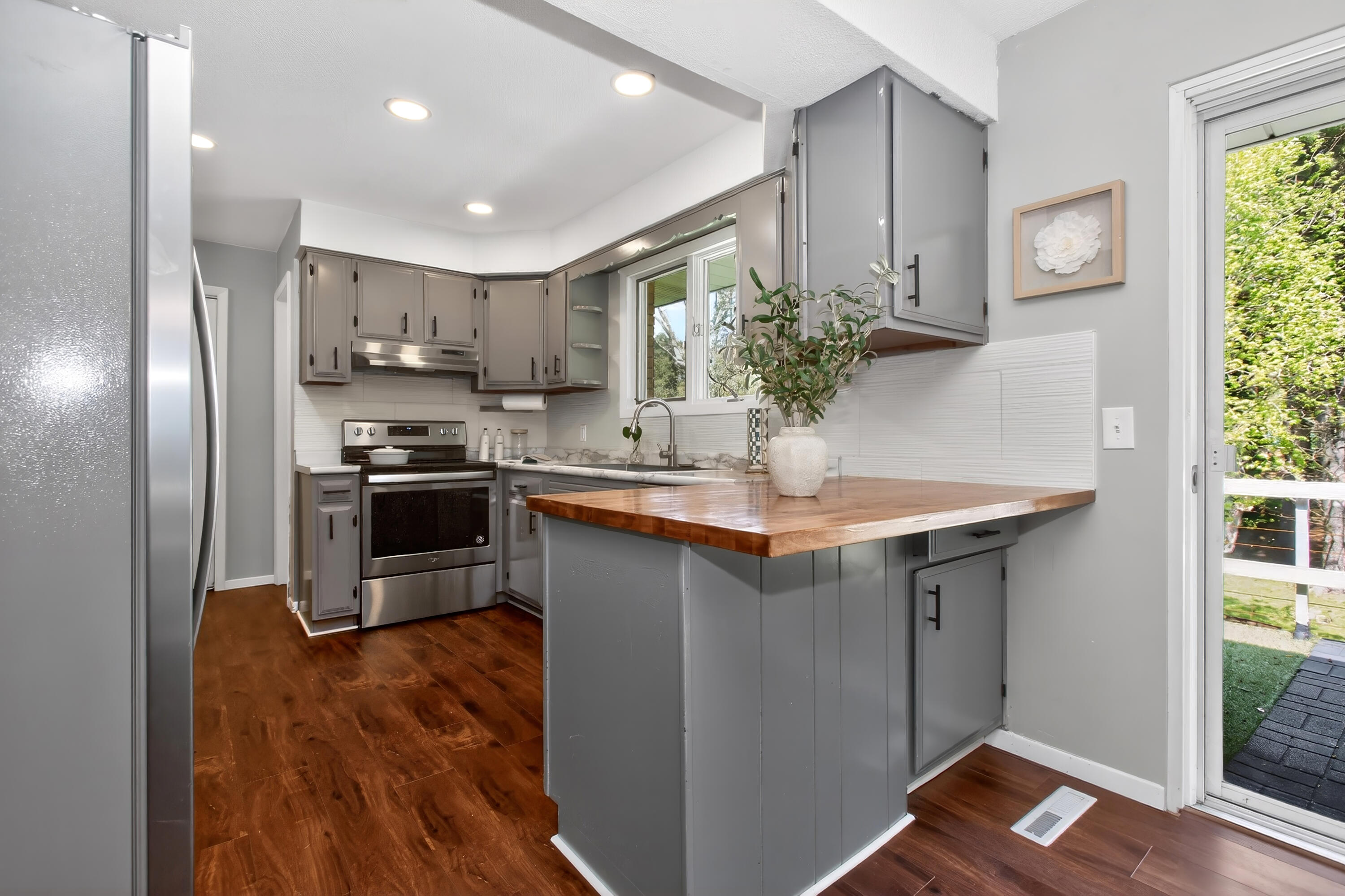 1339 West Marquette Woods Road St. Joseph, MI 49085 - Photo 11 of 36 6