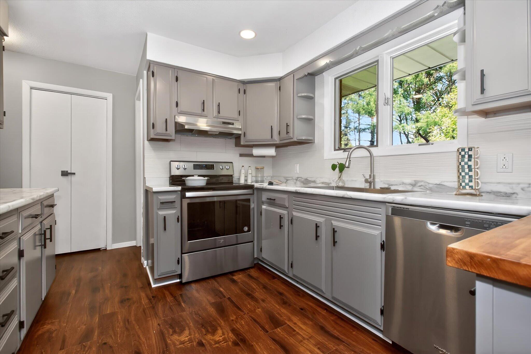 1339 West Marquette Woods Road St. Joseph, MI 49085 - Photo 12 of 36 04-8