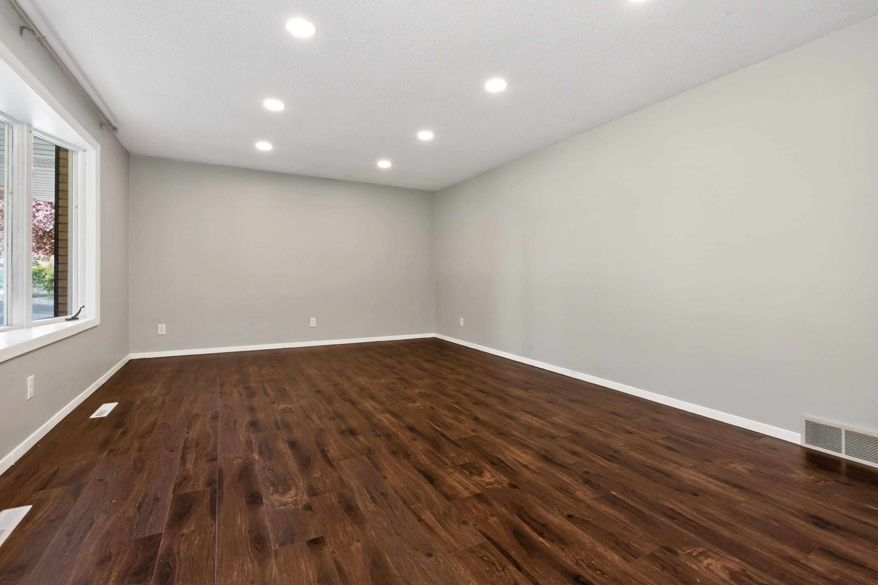 1339 West Marquette Woods Road St. Joseph, MI 49085 - Photo 4 of 36 3