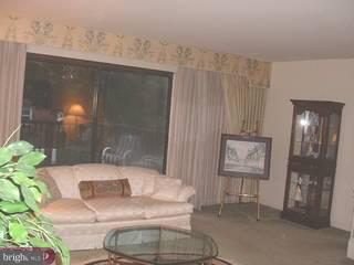 738 Susquehanna Road Philadelphia, PA 19111 - Photo 2 of 6 Gallery Image 2