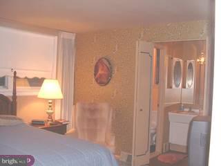 738 Susquehanna Road Philadelphia, PA 19111 - Photo 5 of 6 Gallery Image 5