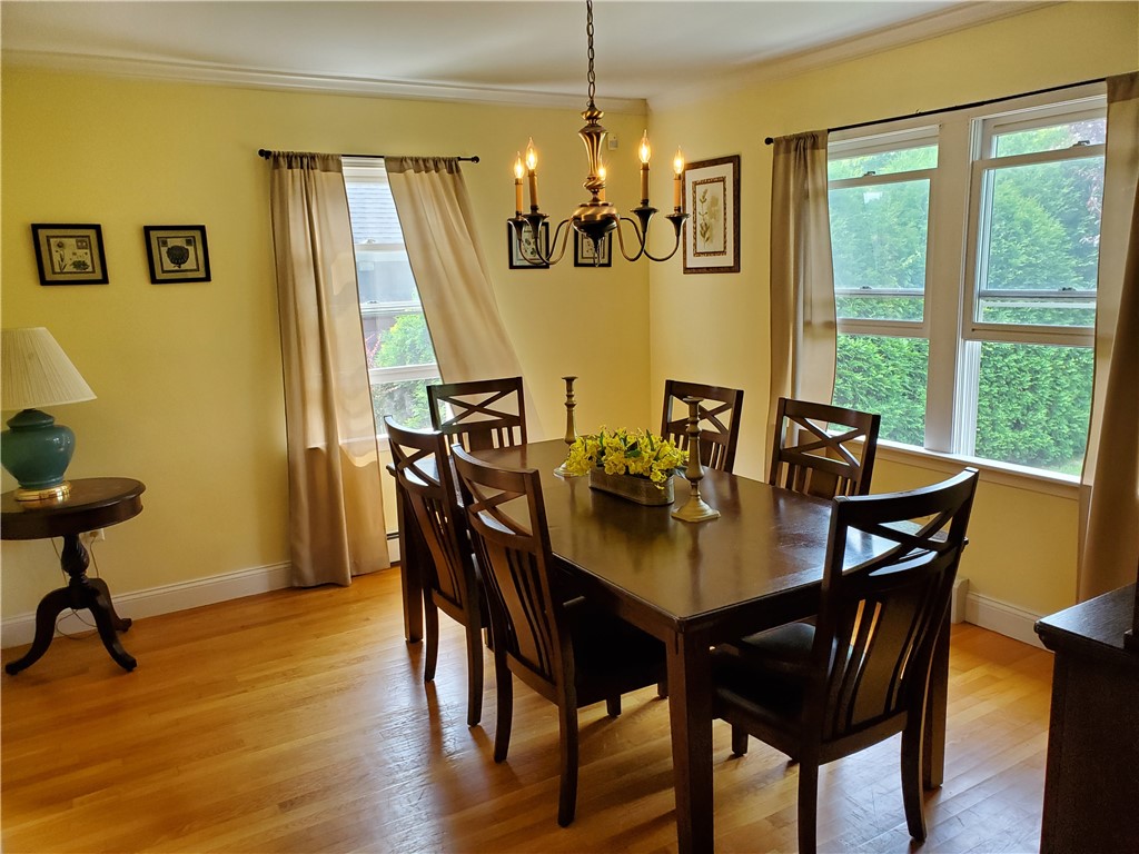 4 Key Court Newport, RI 02840 - Photo 11 of 49 Dining Room