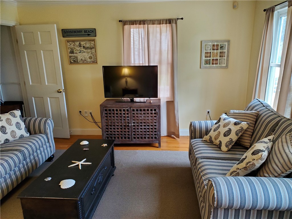 4 Key Court Newport, RI 02840 - Photo 25 of 49 Den w/pull out additional sleeping