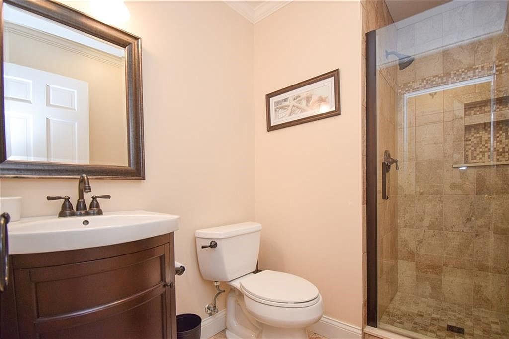 4 Key Court Newport, RI 02840 - Photo 27 of 49 First Floor bath w/shower