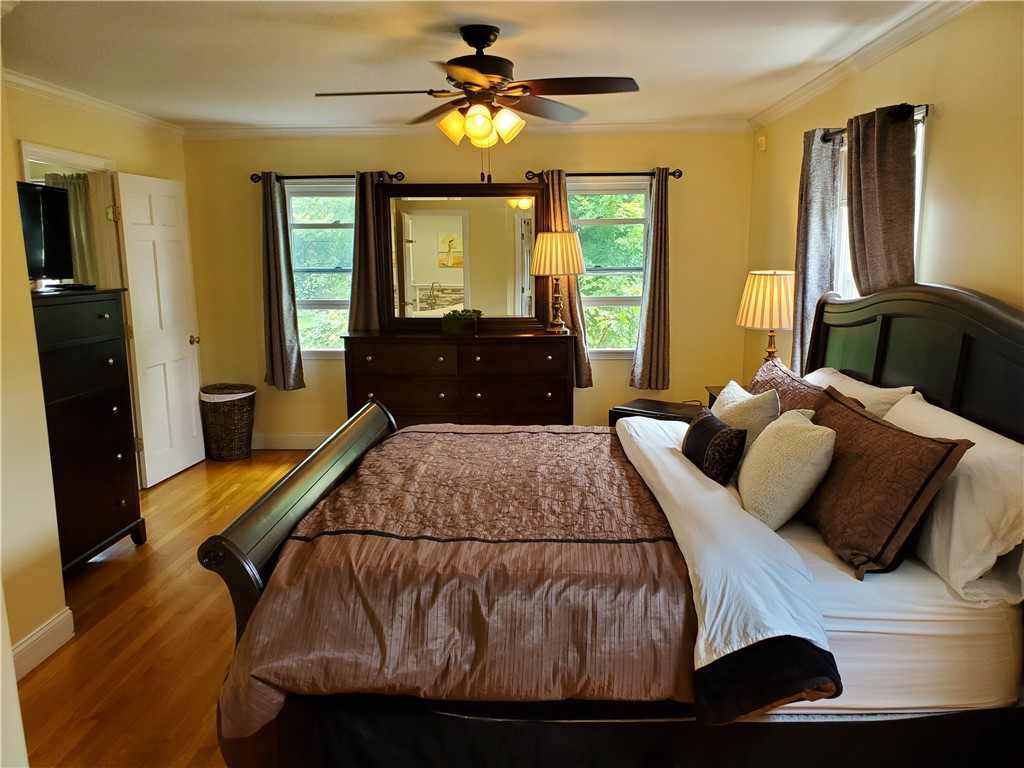 4 Key Court Newport, RI 02840 - Photo 35 of 49 Primary Bedroom