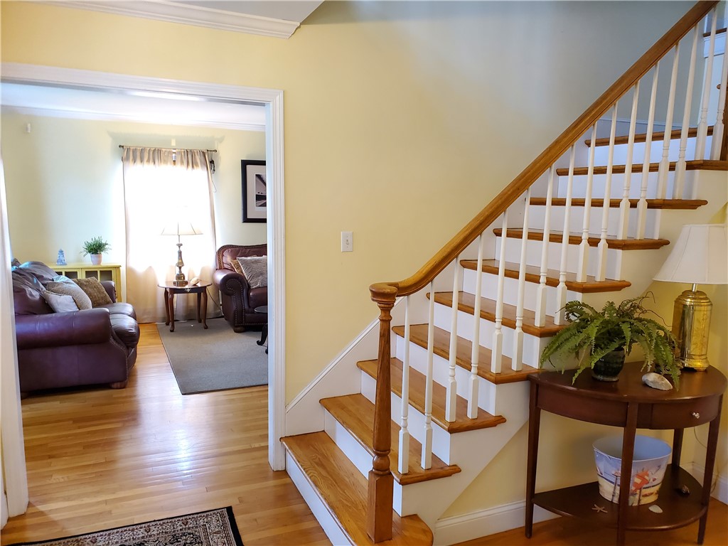 4 Key Court Newport, RI 02840 - Photo 6 of 49 Foyer view to Living Room