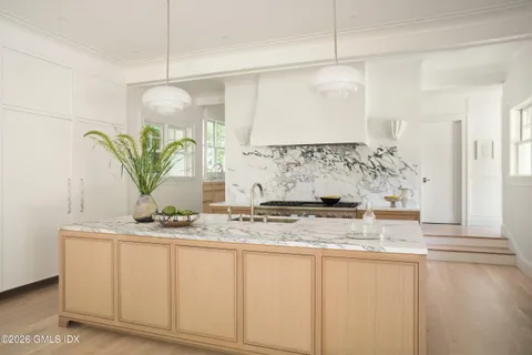 $6,850,000 | 60 Benjamin Street, Old Greenwich, CT 06870