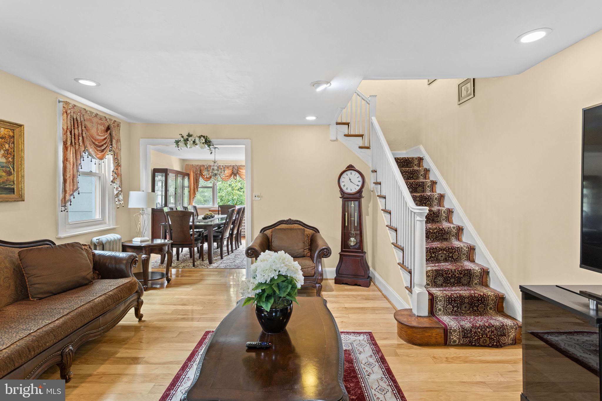 7527 Parkview Road Upper Darby, PA 19082 - Photo 6 of 39