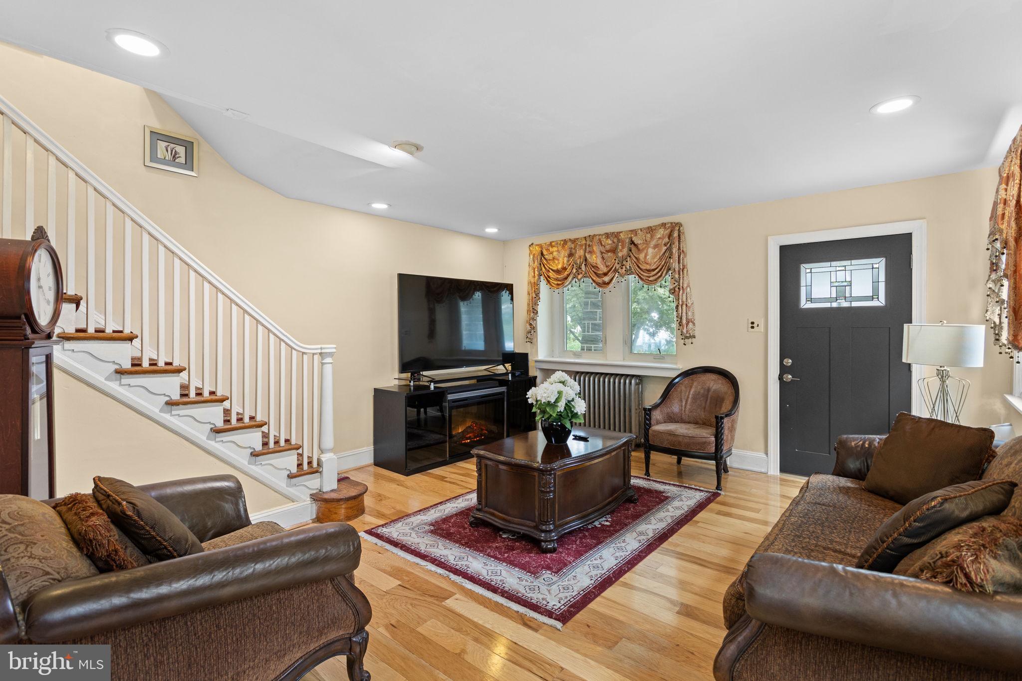 7527 Parkview Road Upper Darby, PA 19082 - Photo 9 of 39