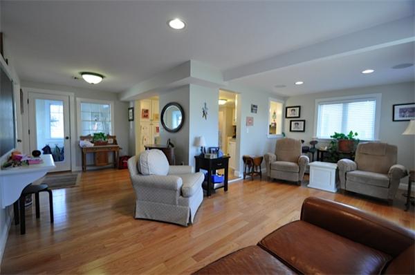 23 Stafford Road Danvers, MA 01923 - Photo 4 of 29 Gallery Image 4