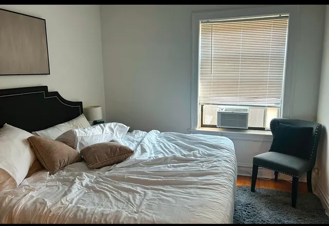 $1,895 | 1913 West Larchmont Avenue, Unit 3B, Chicago, IL 60613