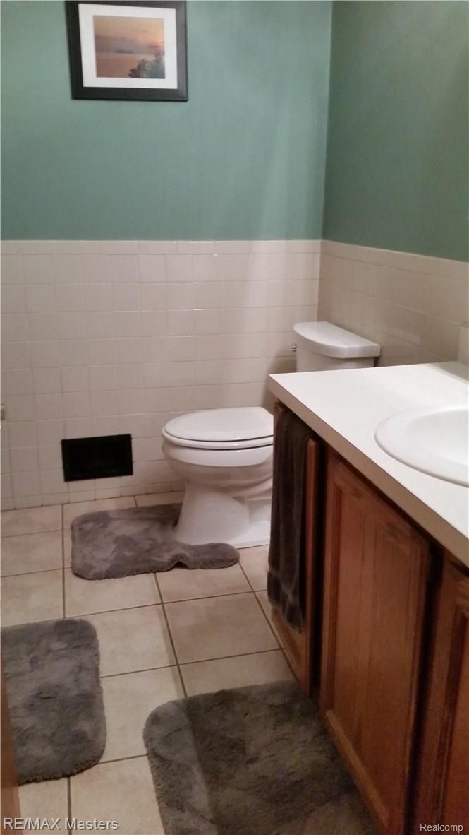 20500 Merriman Road Romulus, MI 48174 - Photo 20 of 30 20150808_090957.jpg