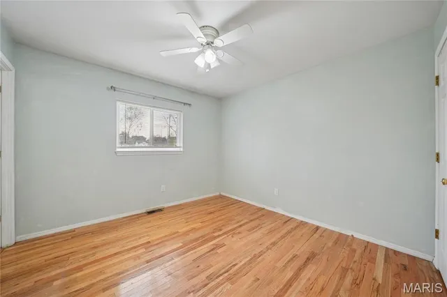 $229,900 | 11410 Essex Avenue, Maryland Heights, MO 63043