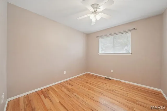 $229,900 | 11410 Essex Avenue, Maryland Heights, MO 63043