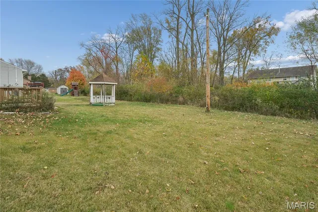 $229,900 | 11410 Essex Avenue, Maryland Heights, MO 63043