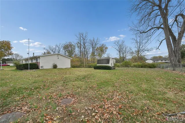 $229,900 | 11410 Essex Avenue, Maryland Heights, MO 63043