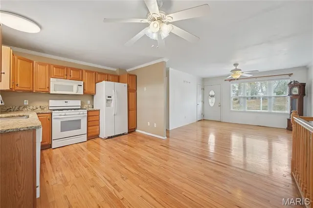 $229,900 | 11410 Essex Avenue, Maryland Heights, MO 63043