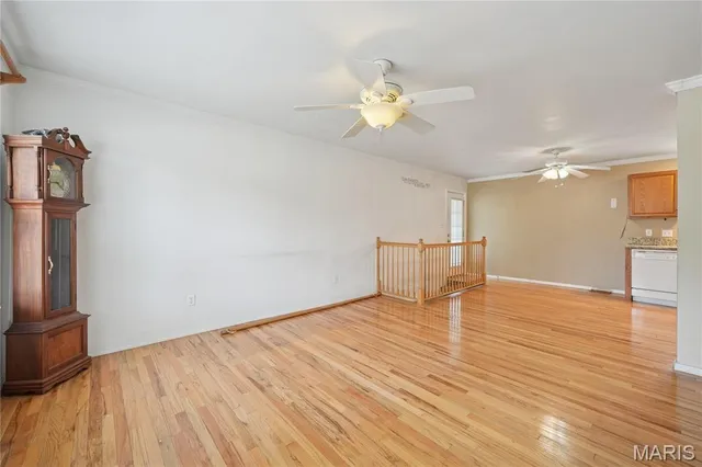 $229,900 | 11410 Essex Avenue, Maryland Heights, MO 63043