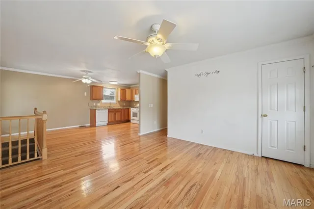 $229,900 | 11410 Essex Avenue, Maryland Heights, MO 63043