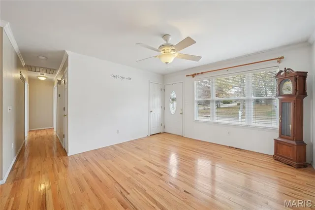 $229,900 | 11410 Essex Avenue, Maryland Heights, MO 63043