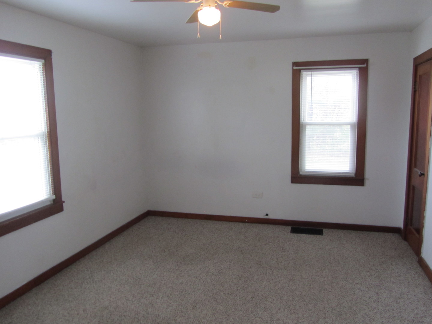 2745 Shaw Road Compton, IL 61318 - Photo 4 of 8