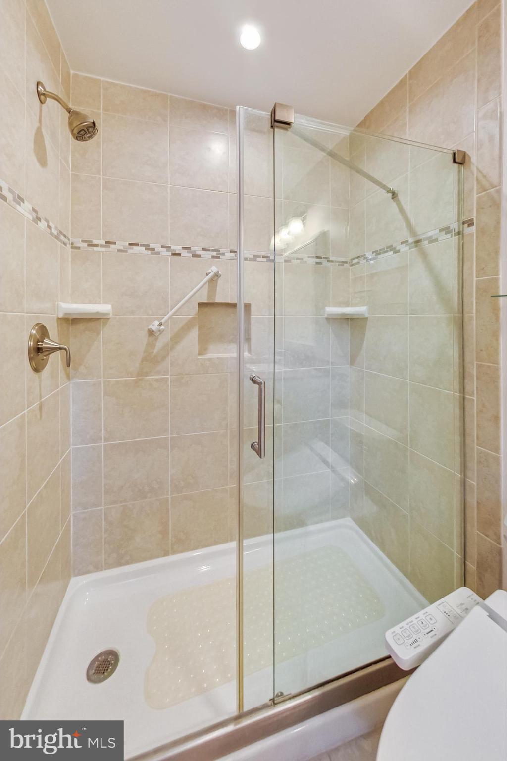 8539 Bradford Road, Unit 96 Silver Spring, MD 20901 - Photo 25 of 40