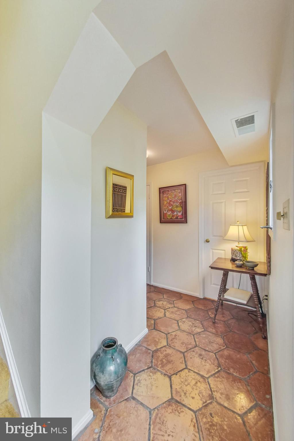 8539 Bradford Road, Unit 96 Silver Spring, MD 20901 - Photo 4 of 40
