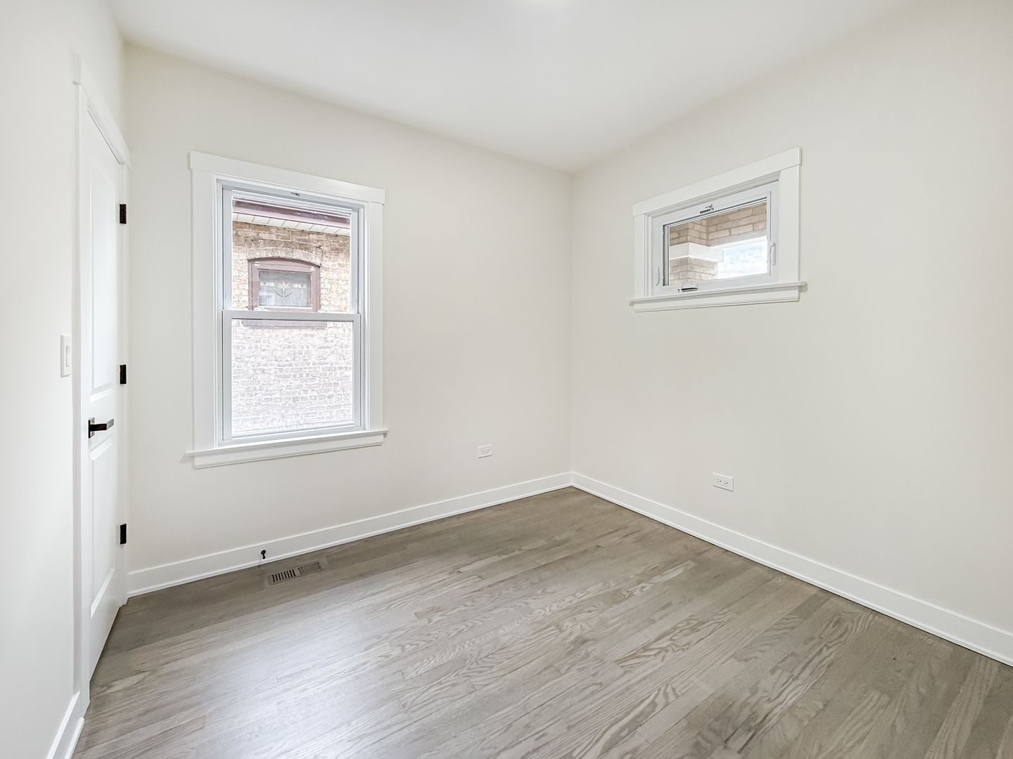3128 Arthur Avenue Brookfield, IL 60513 - Photo 11 of 35 an empty room with a window
