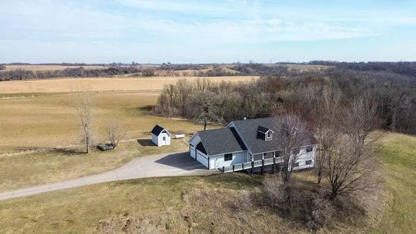 $825,000 | 17531 County 41 Boulevard, Red Wing, MN 55066