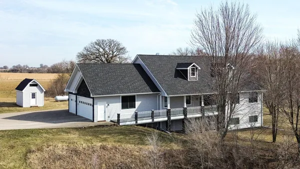 $825,000 | 17531 County 41 Boulevard, Red Wing, MN 55066