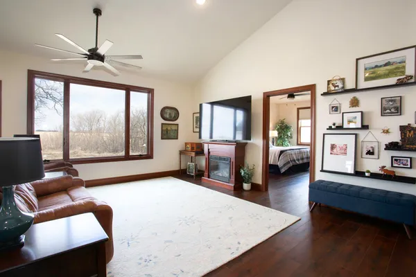 $825,000 | 17531 County 41 Boulevard, Red Wing, MN 55066