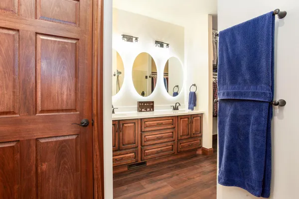 $825,000 | 17531 County 41 Boulevard, Red Wing, MN 55066