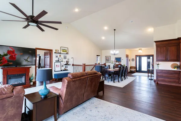 $825,000 | 17531 County 41 Boulevard, Red Wing, MN 55066