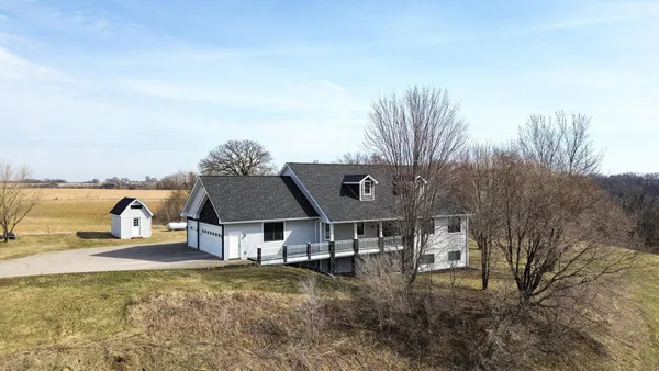 $825,000 | 17531 County 41 Boulevard, Red Wing, MN 55066