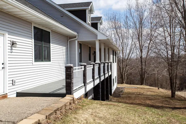 $825,000 | 17531 County 41 Boulevard, Red Wing, MN 55066