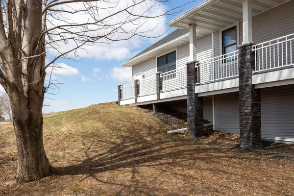 $825,000 | 17531 County 41 Boulevard, Red Wing, MN 55066