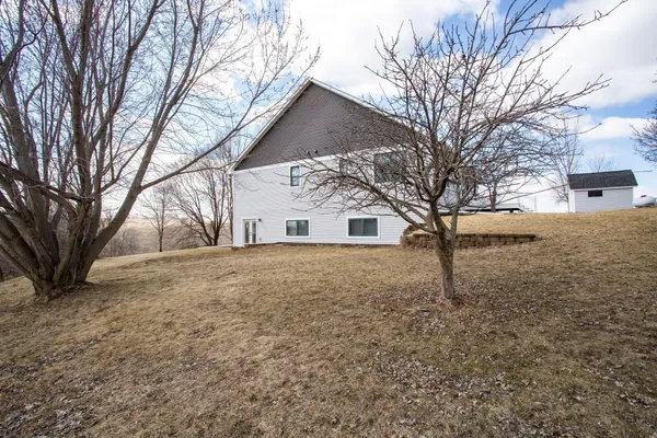 $825,000 | 17531 County 41 Boulevard, Red Wing, MN 55066