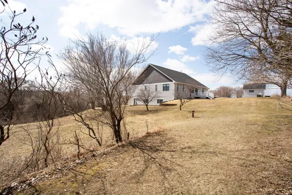 $825,000 | 17531 County 41 Boulevard, Red Wing, MN 55066