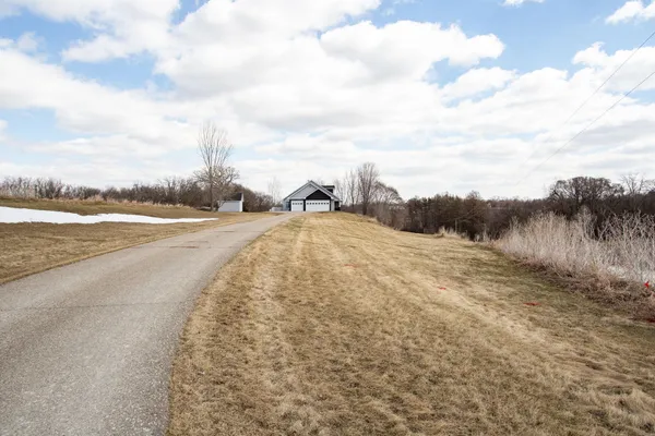 $825,000 | 17531 County 41 Boulevard, Red Wing, MN 55066