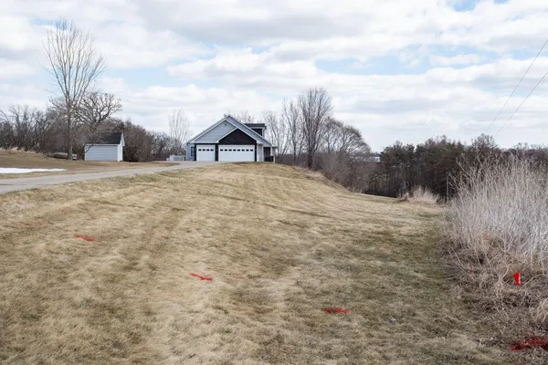 $825,000 | 17531 County 41 Boulevard, Red Wing, MN 55066